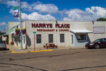 Harry’s Place Restaurant & Bar Feature Image